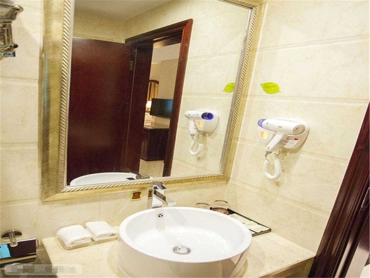 Vienna Hotel Guangzhou Airport Экстерьер фото