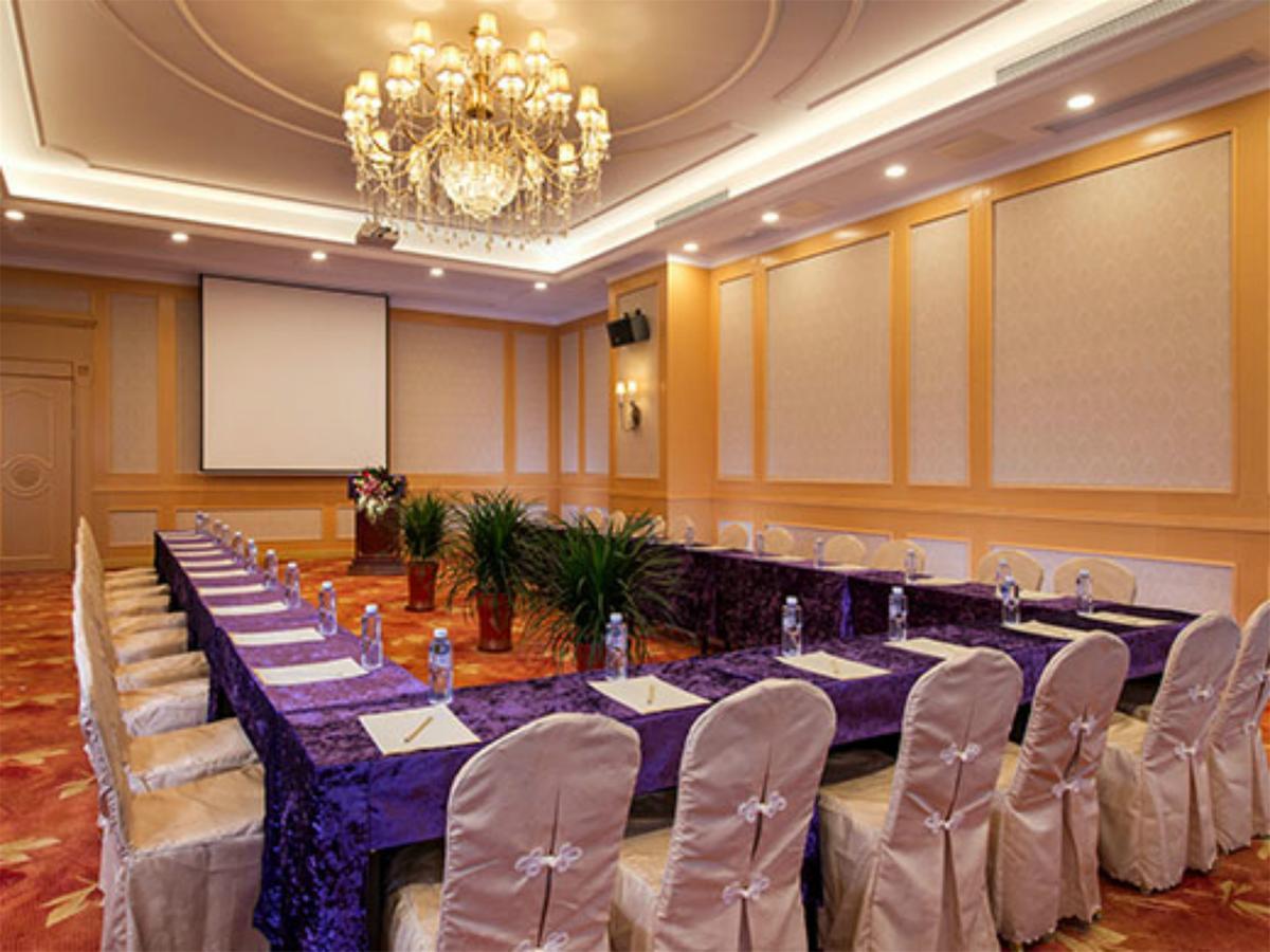 Vienna Hotel Guangzhou Airport Экстерьер фото