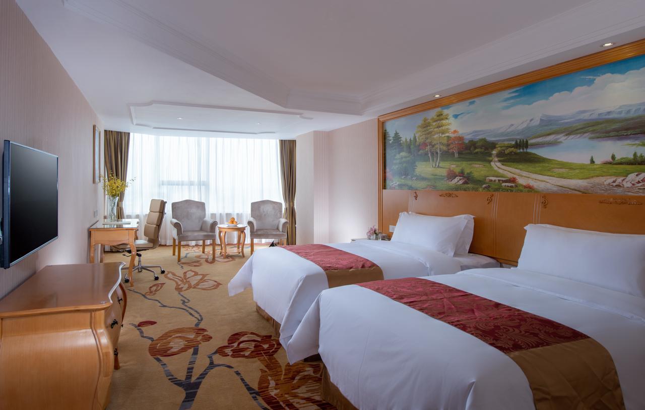 Vienna Hotel Guangzhou Airport Экстерьер фото