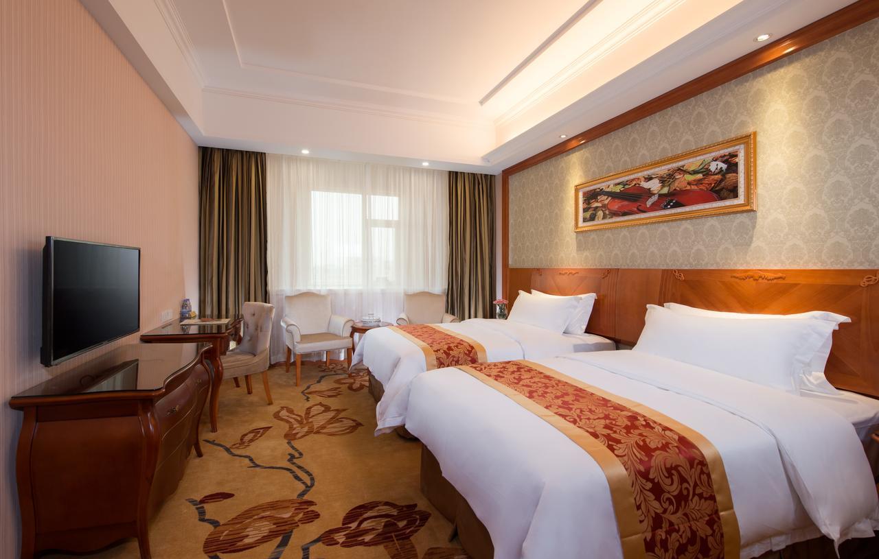 Vienna Hotel Guangzhou Airport Экстерьер фото