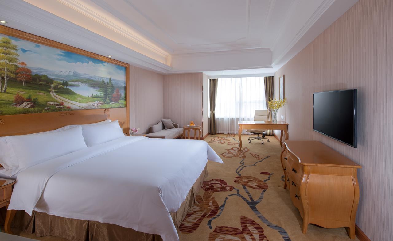 Vienna Hotel Guangzhou Airport Экстерьер фото